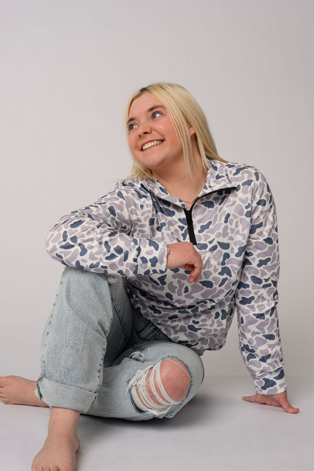 Camo Pullover Pocket Collar Sweatshirt